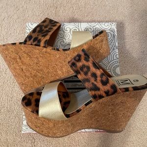 NWB Leopard & Gold Metallic Wedges